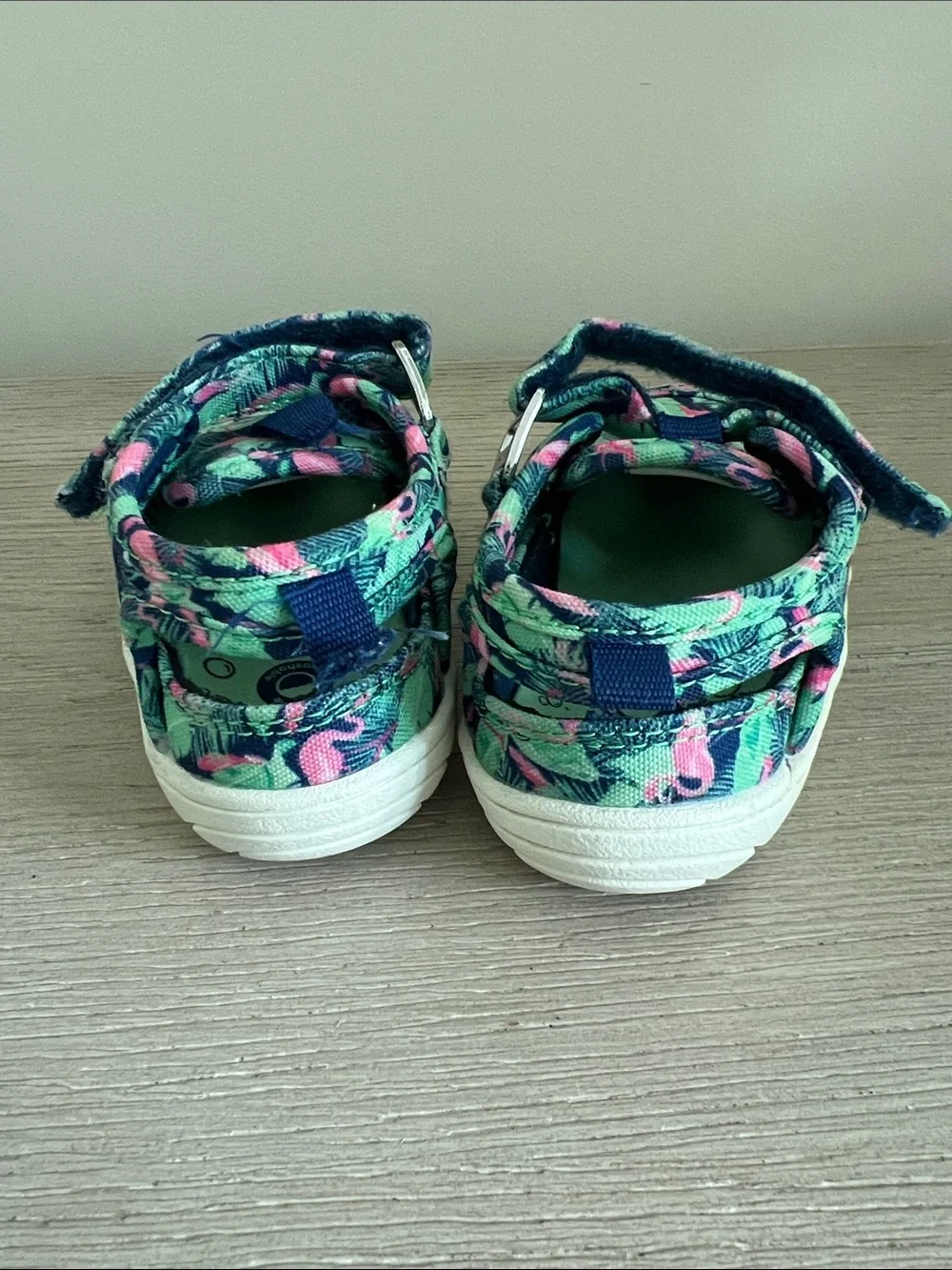 Stride Rite toddler 360 wave water sandals size 6 green with pink flamingos